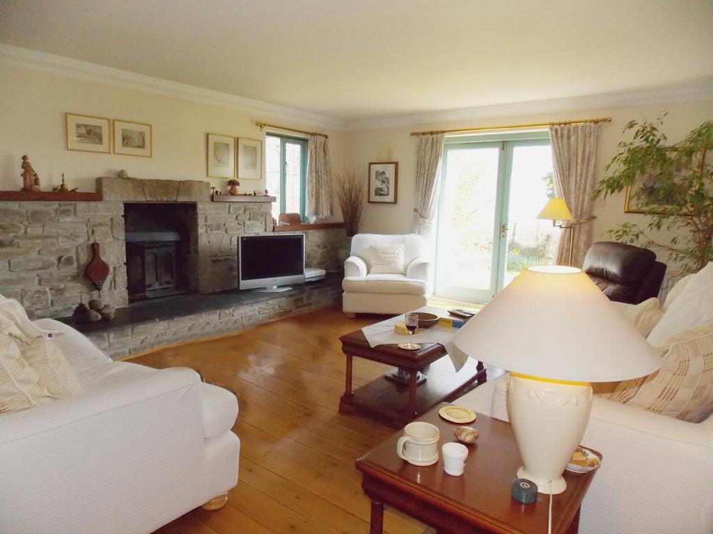 مبيت وإفطار ليسكيرد Trecarne House المظهر الخارجي الصورة