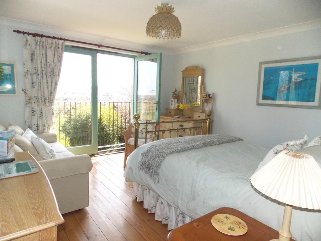 مبيت وإفطار ليسكيرد Trecarne House الغرفة الصورة