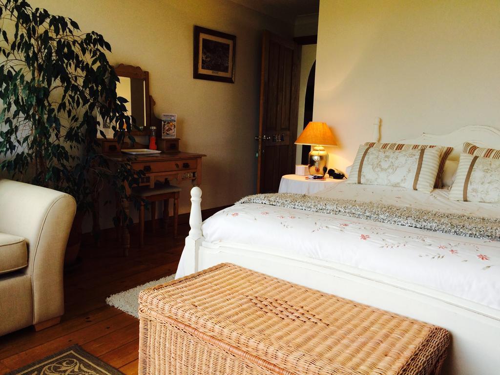 مبيت وإفطار ليسكيرد Trecarne House الغرفة الصورة